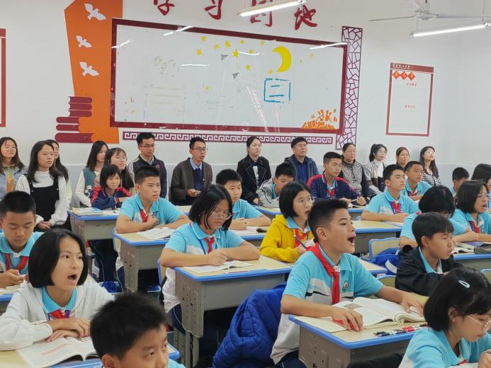 图为走访现场