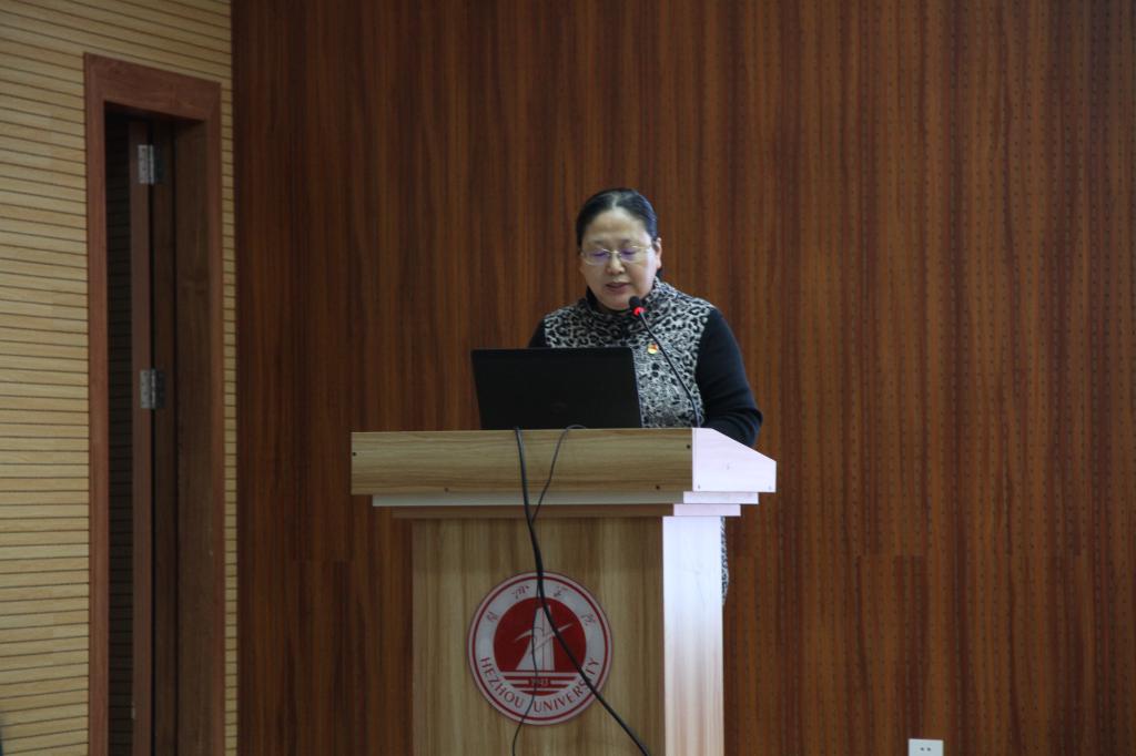 图为郭纯平副院长导入